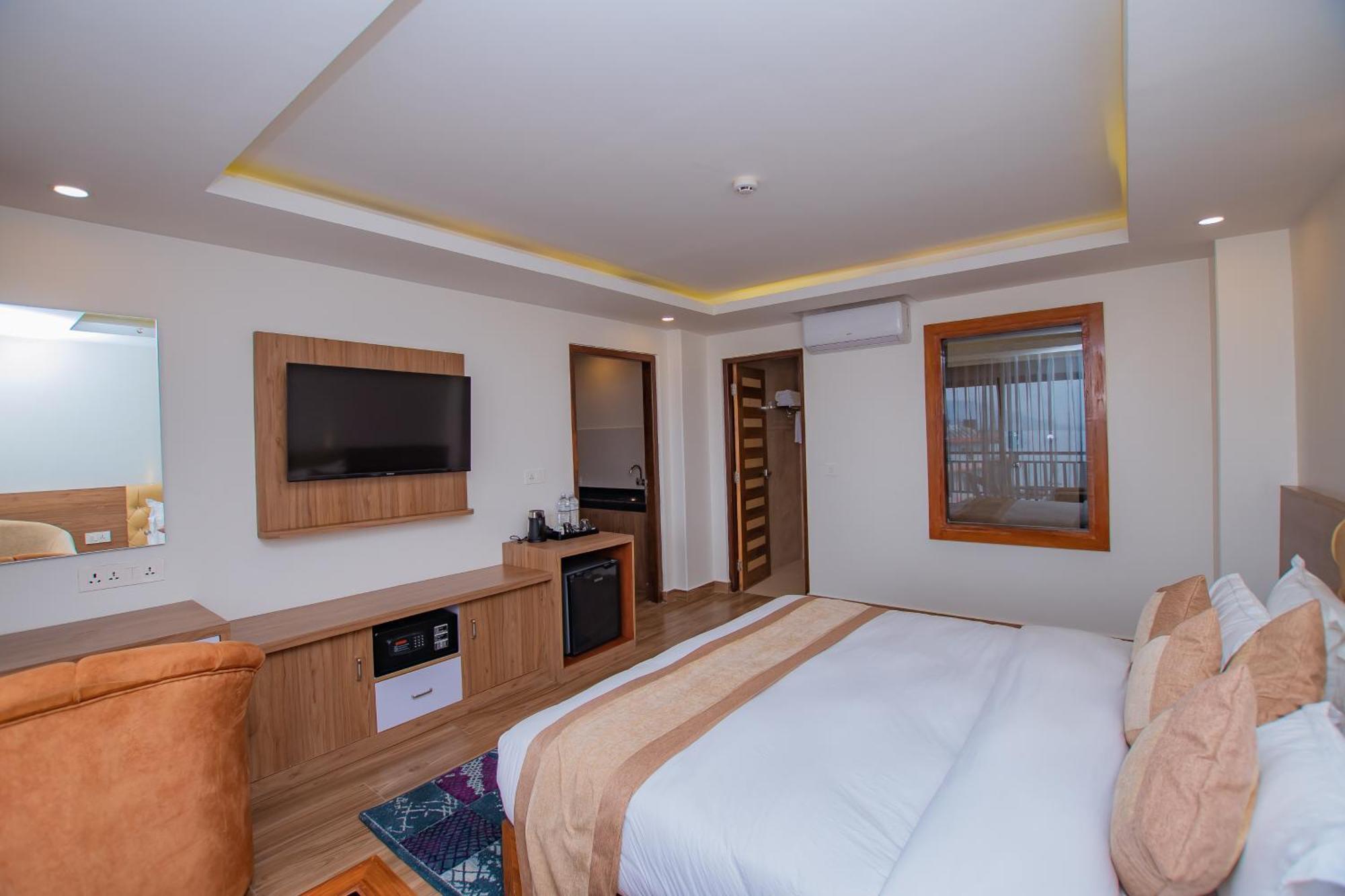 Hotel Pokhara Village & Spa 외부 사진