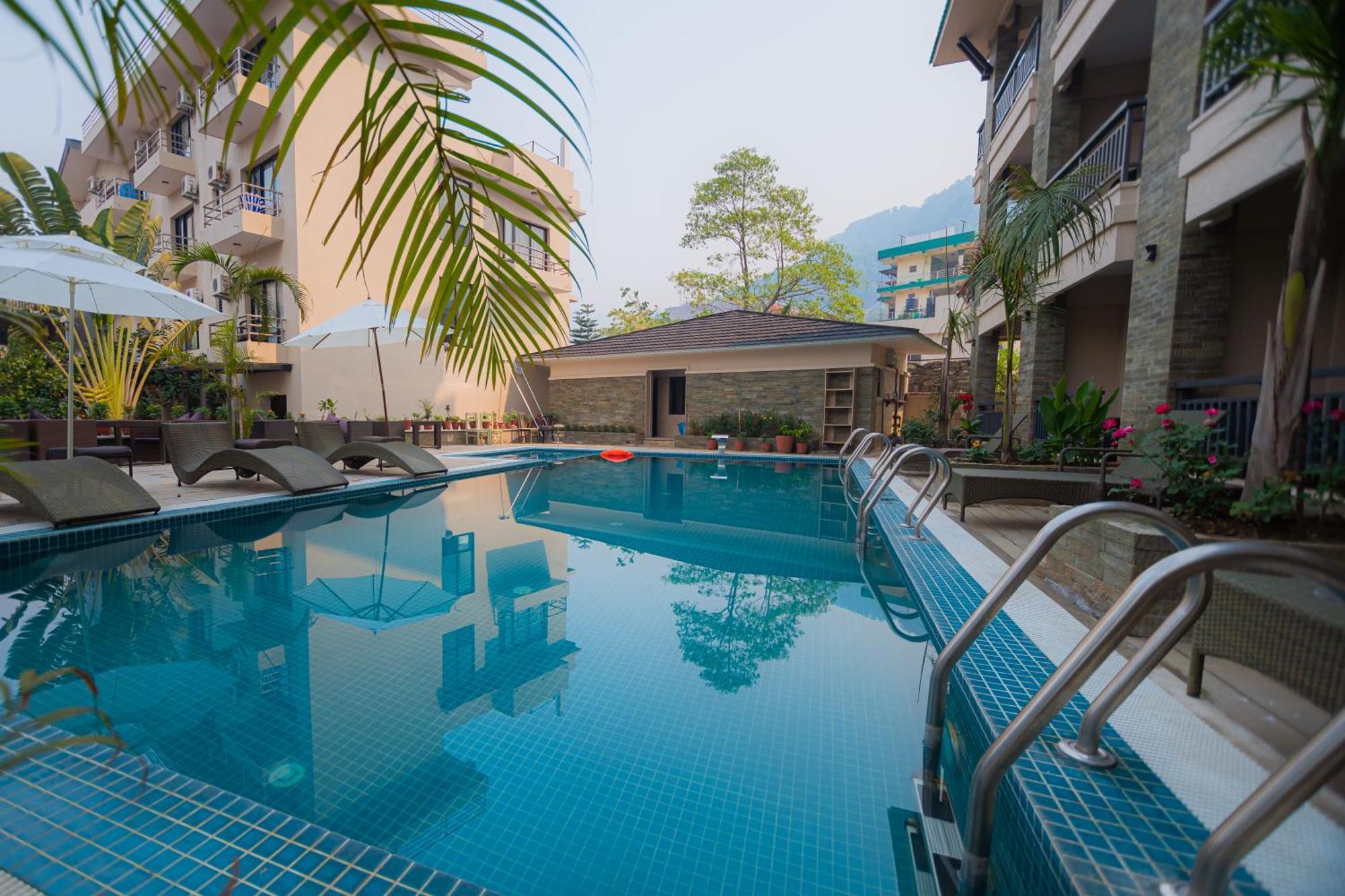 Hotel Pokhara Village & Spa 외부 사진