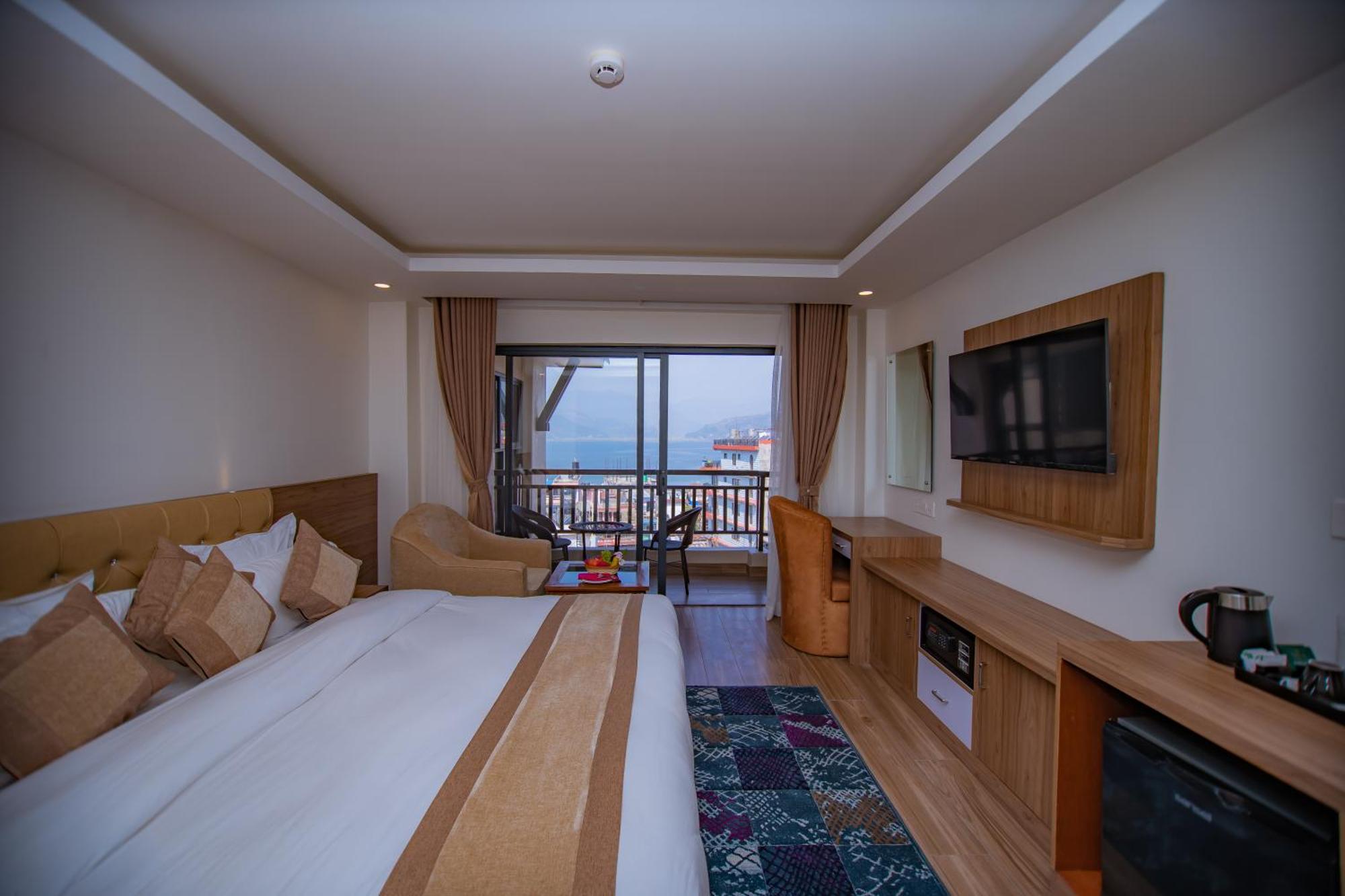 Hotel Pokhara Village & Spa 외부 사진