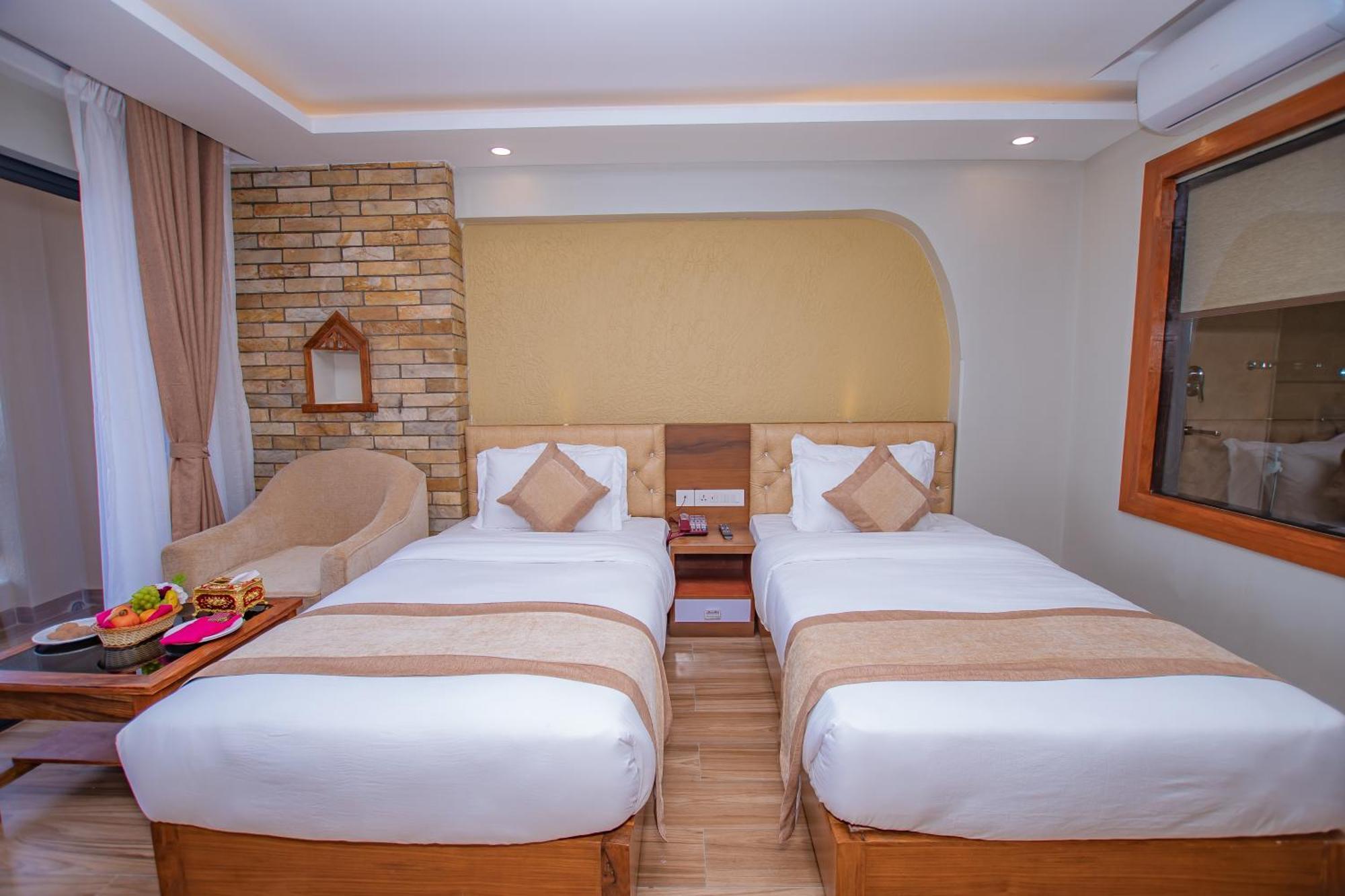 Hotel Pokhara Village & Spa 외부 사진