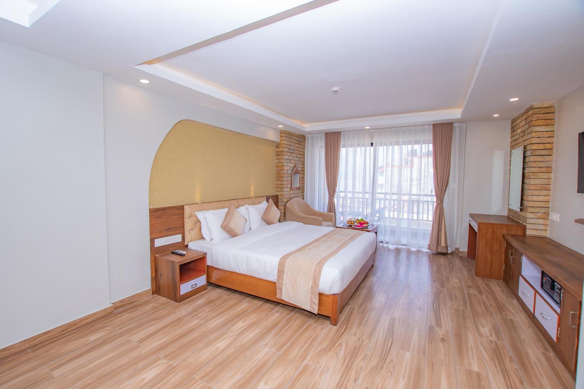 Hotel Pokhara Village & Spa 외부 사진