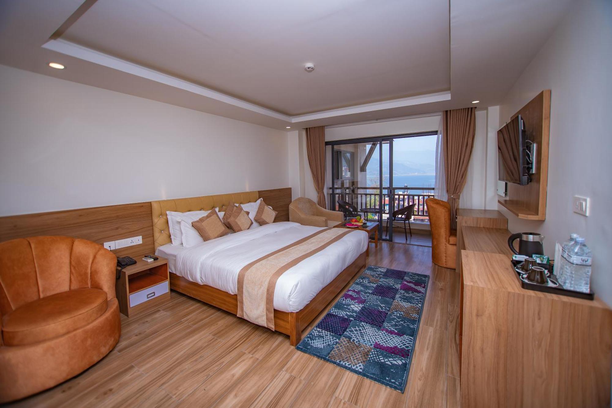 Hotel Pokhara Village & Spa 외부 사진