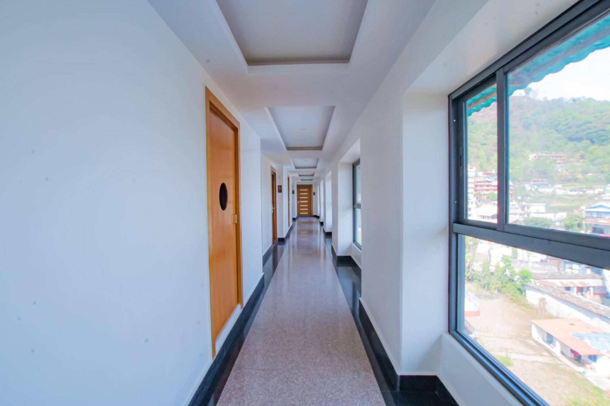 Hotel Pokhara Village & Spa 외부 사진